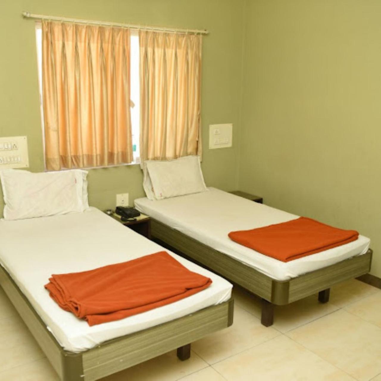 Hotel Anjali Palace Bhuj Extérieur photo