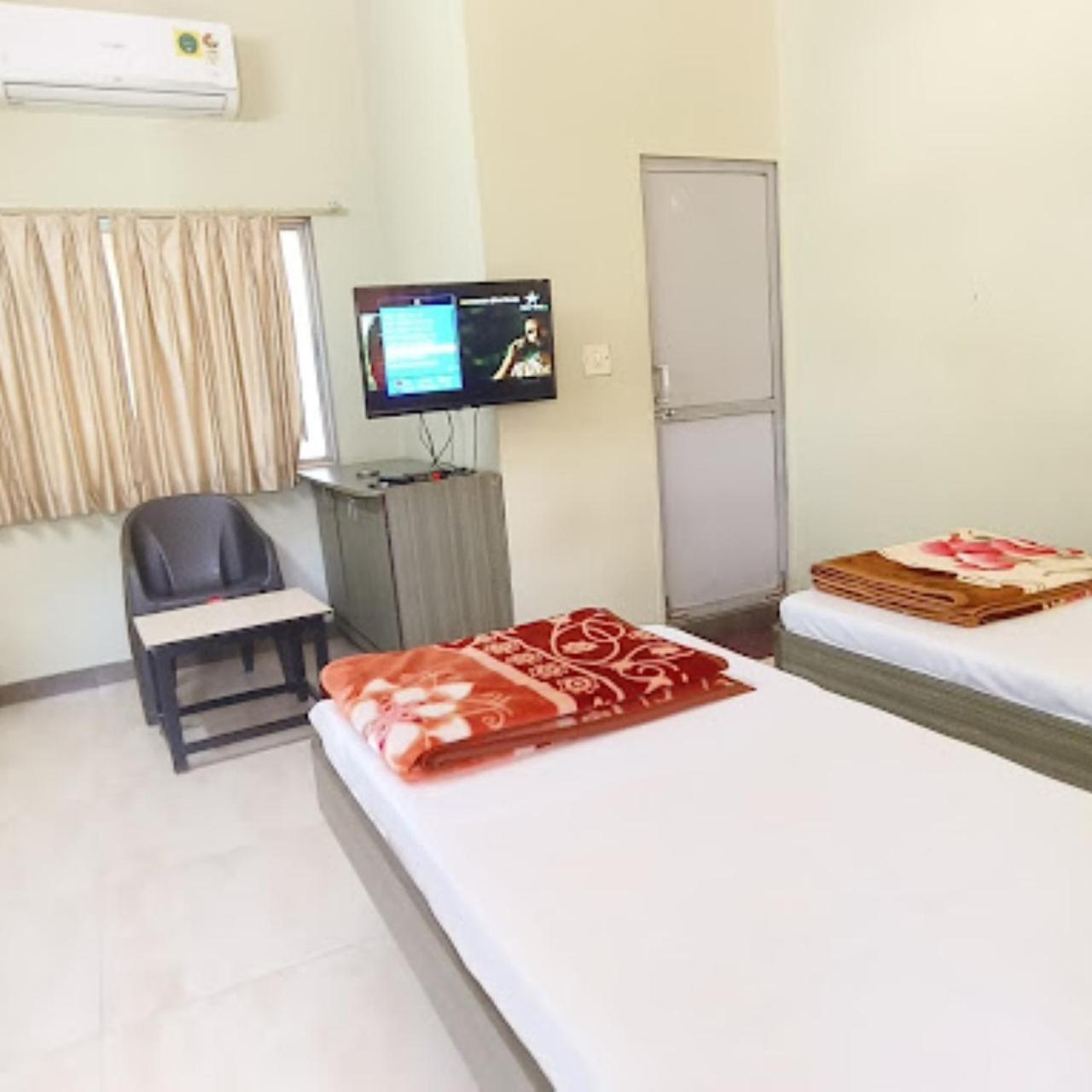 Hotel Anjali Palace Bhuj Extérieur photo