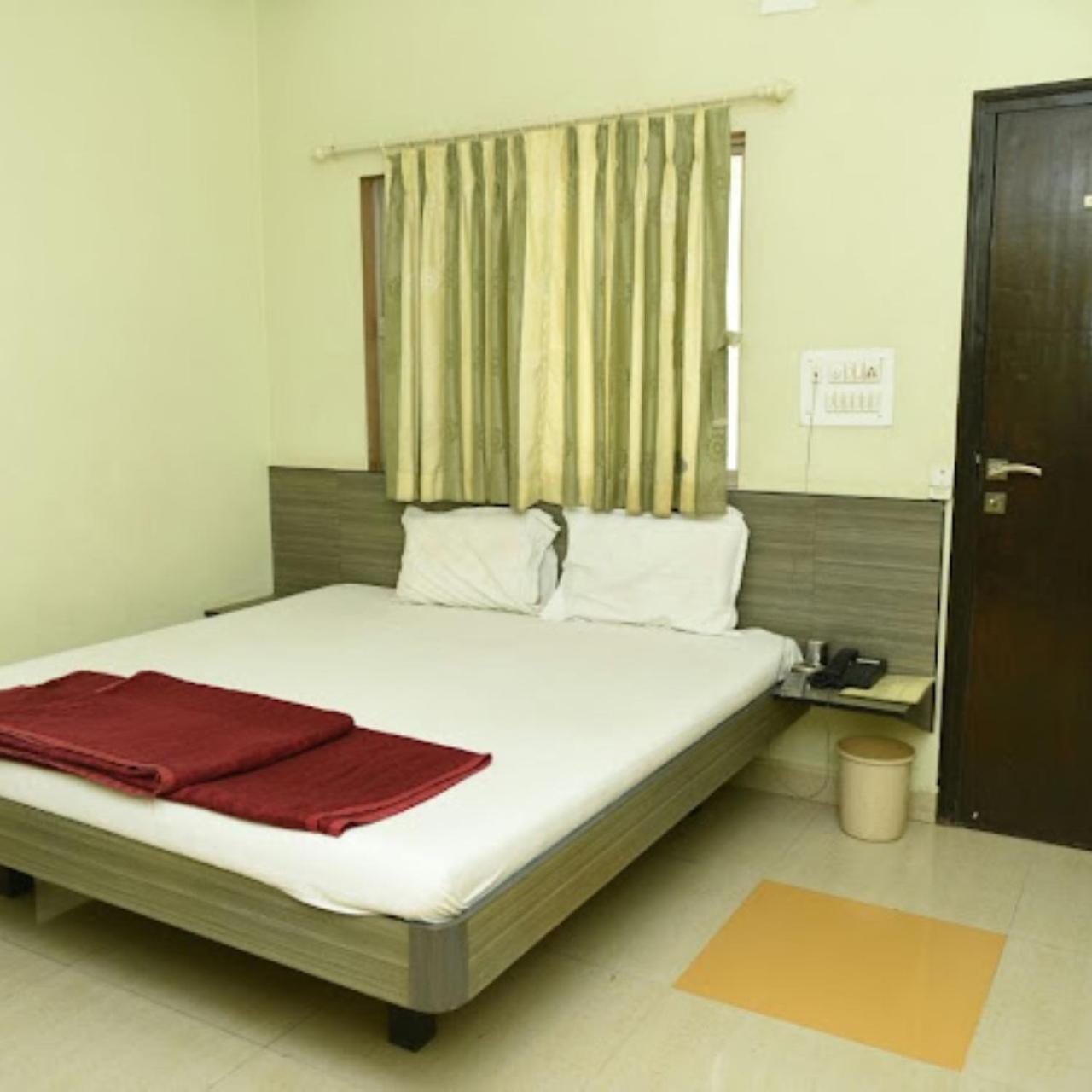 Hotel Anjali Palace Bhuj Extérieur photo